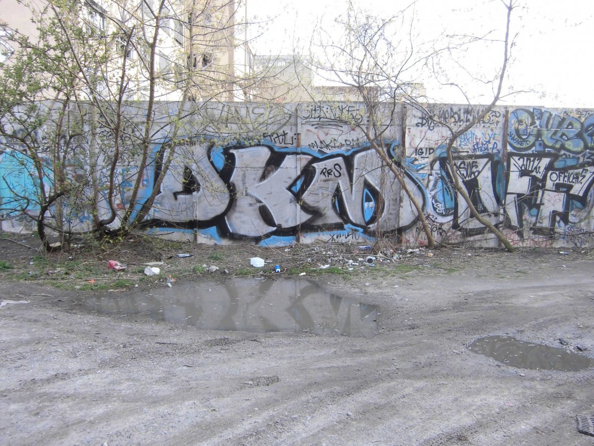 Graffiti Bombing - Photo by DrunKingMonkeys