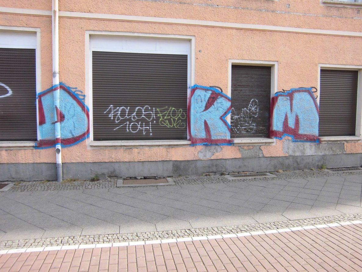 Graffiti Bombing - Photo by DrunKingMonkeys