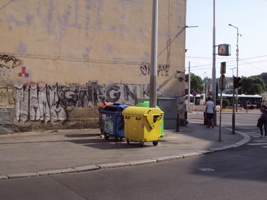 Graffiti Bombing in Prague - Photo by Dwight - namr, one, prague