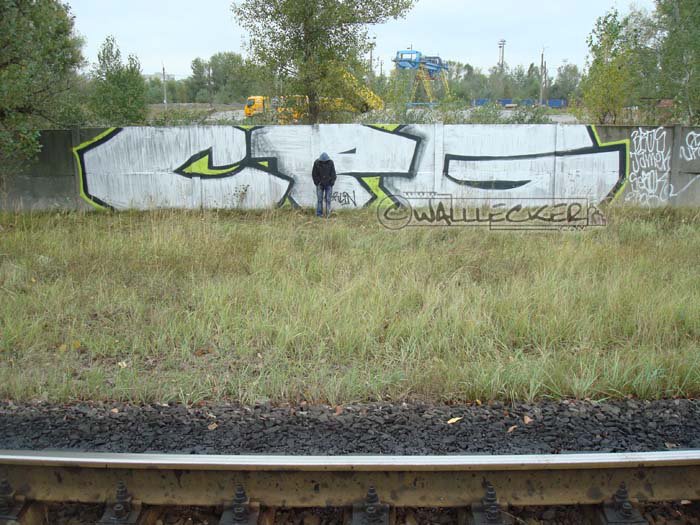 Graffiti Bombing - Photo by EBOSS - Cpg, Tamek, Eboss (2008)