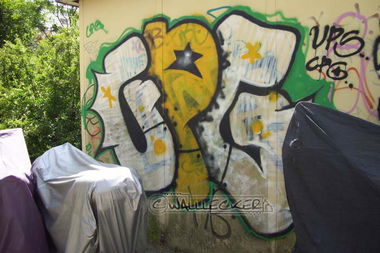 Graffiti Bombing - Photo by EBOSS - Cpg, Ebos, Kamos (2010)