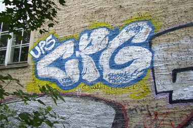 Graffiti Bombing - Photo by EBOSS - Cpg, Ebos, Shork (2008)
