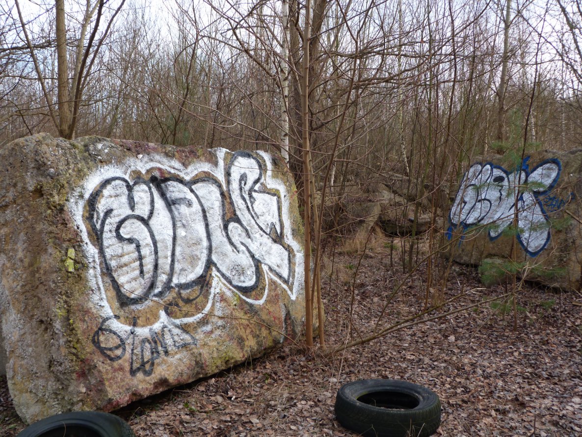 Graffiti Photo by EDOZ - Glow, Desden, ATD (2014)