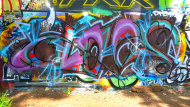 Graffiti Photo by EDOZ - Glow, Desden, ATD (2014)