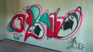 Graffiti Photo by EDOZ - Glow, Dresden, ATD (2014)