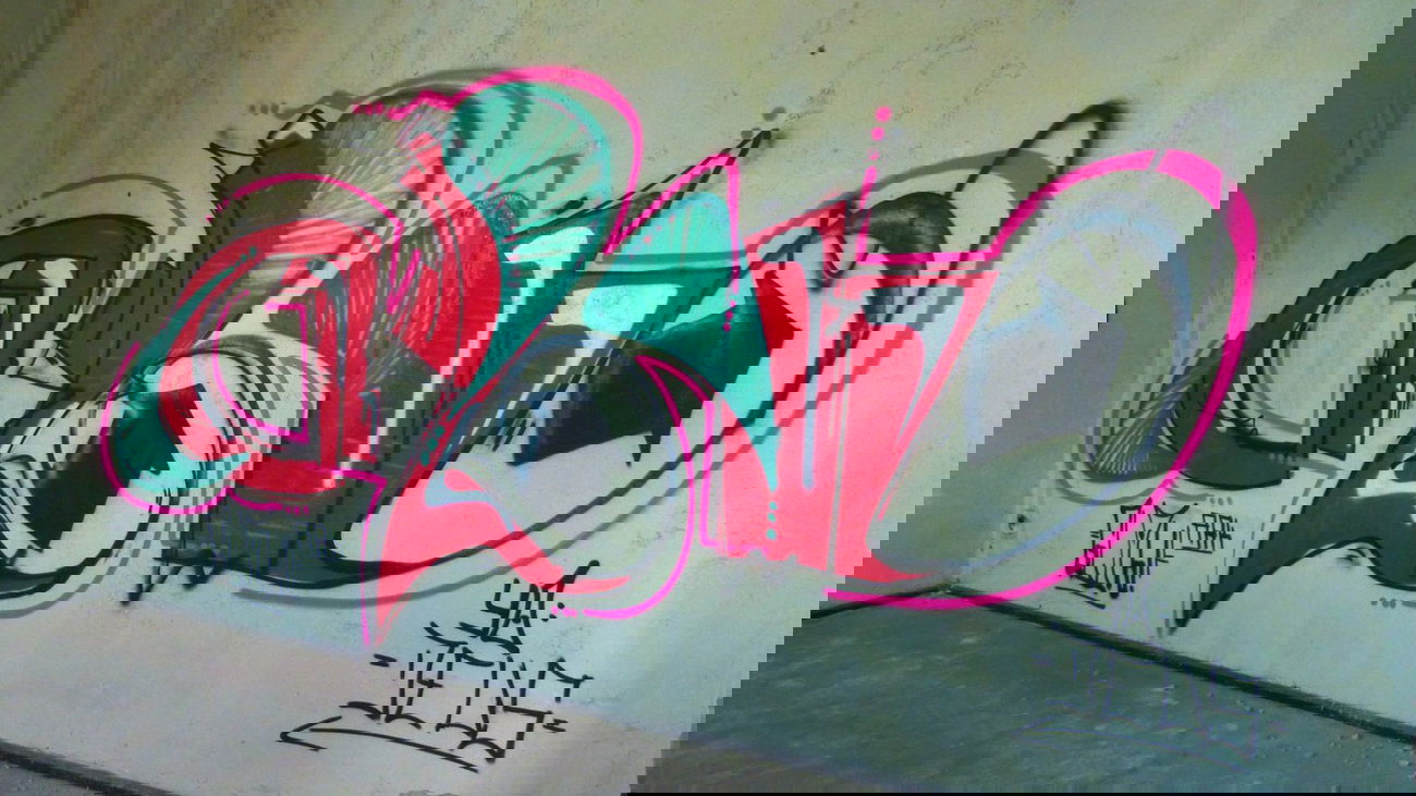 Graffiti Photo by EDOZ - Glow, Dresden, ATD (2014)