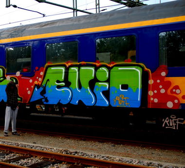 Graffiti Train - Photo by EIGHTBITBANDITS - Enio, RUFF, CREW