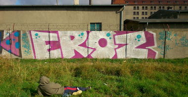 Graffiti Wall - Photo by ELECTROZ - trainline (2015)