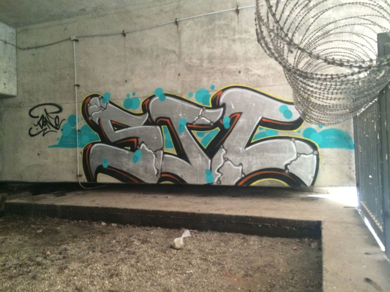 Graffiti Bombing - Photo by ENOD8 - Stc (2015)
