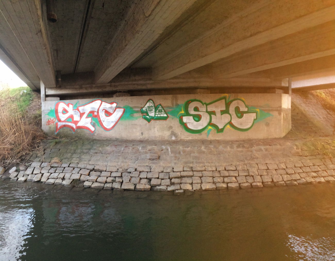 Graffiti Bombing - Photo by ENOD8 - Stc, Done