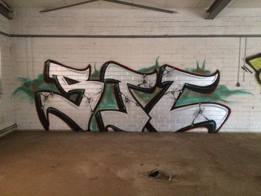 Graffiti Bombing - Photo by ENOD8 - Stc, str8