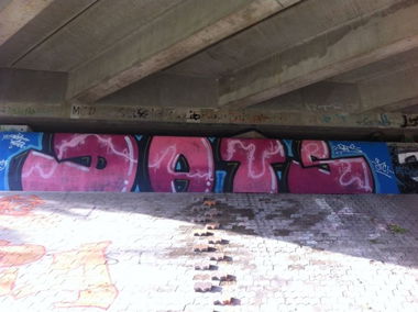 Graffiti Wall - Photo by ENOD8 - Dats, stc, str8 (2013)