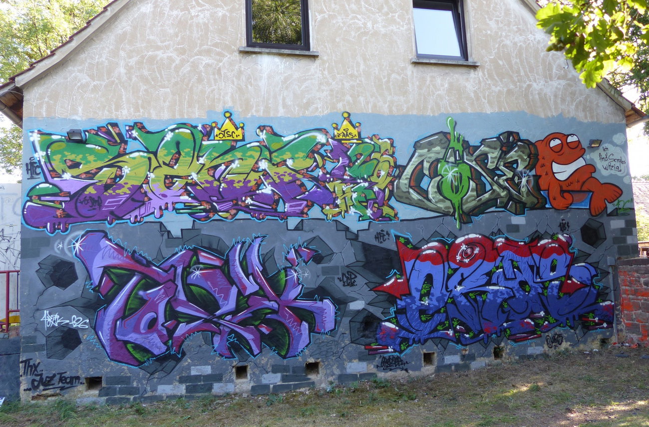 Graffiti Wall - Photo by ERAS43 - SENF42, COSE41, TOXIK (2015)
