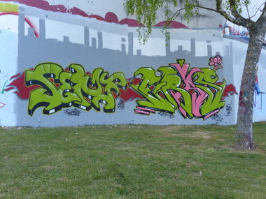 Graffiti Wall in Metz - Photo by ERAS43 - SENF42.....ERAS43 (2014)