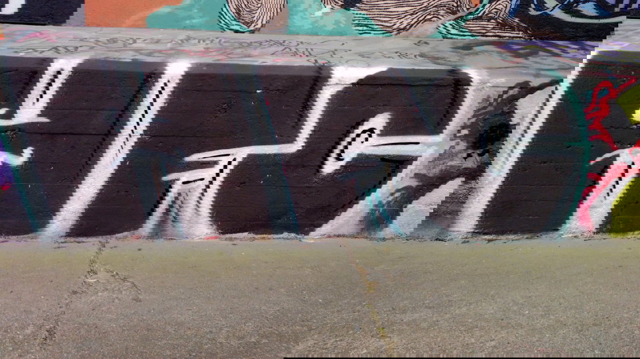 Graffiti Bombing - Photo by ERAS43 - HFC (2014)