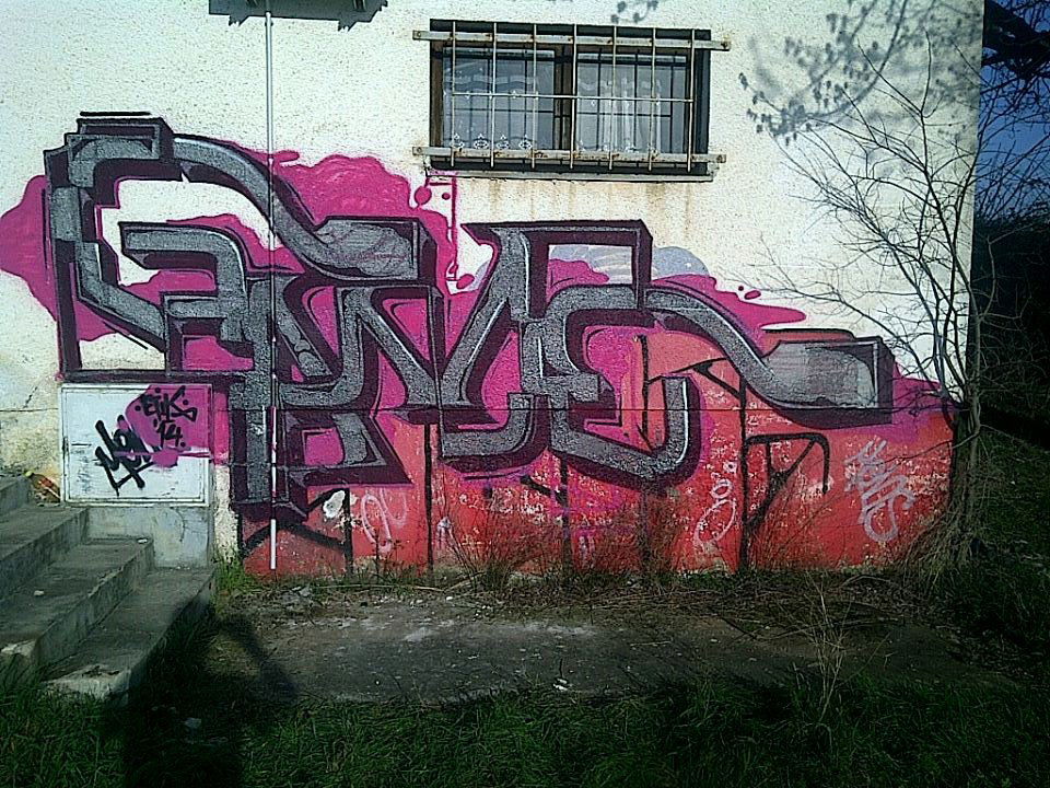 Graffiti Bombing - Photo by ETIKeta (2014)
