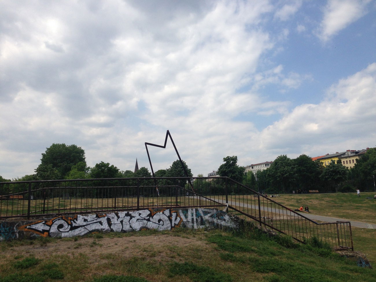 Graffiti Wall - Photo by EWRAZ - ske