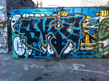 Graffiti Wall - Photo by EWRAZ - ske