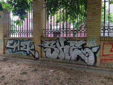 Graffiti Wall - Photo by EWRAZ - ske