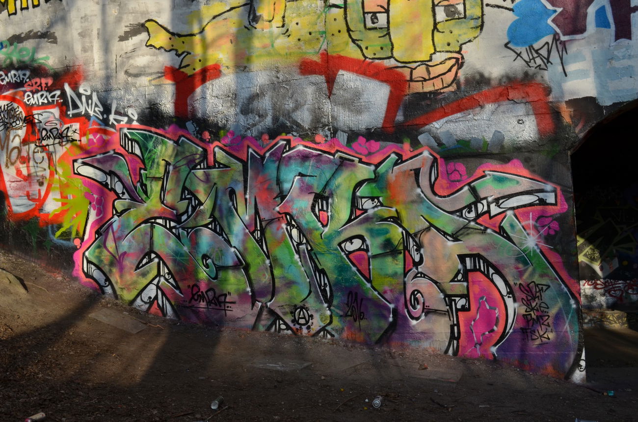 Graffiti Wall - Photo by EWRAZ - emra, srf, ske