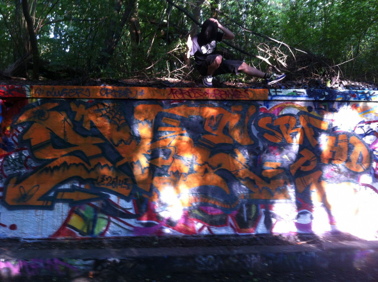 Graffiti Wall - Photo by EWRAZ - ske