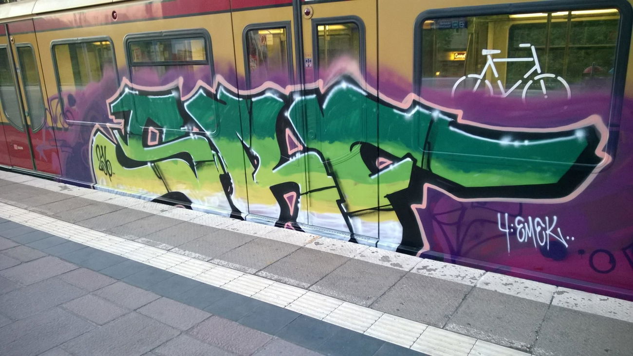 Graffiti Wall - Photo by EWRAZ - srf