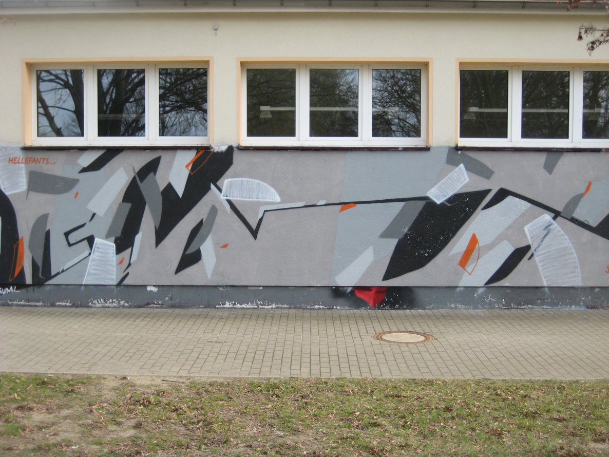 Graffiti Wall in Seelow - Photo by EastGermanGraff - Hellefants, Hfa, EastGermanGraff (?)