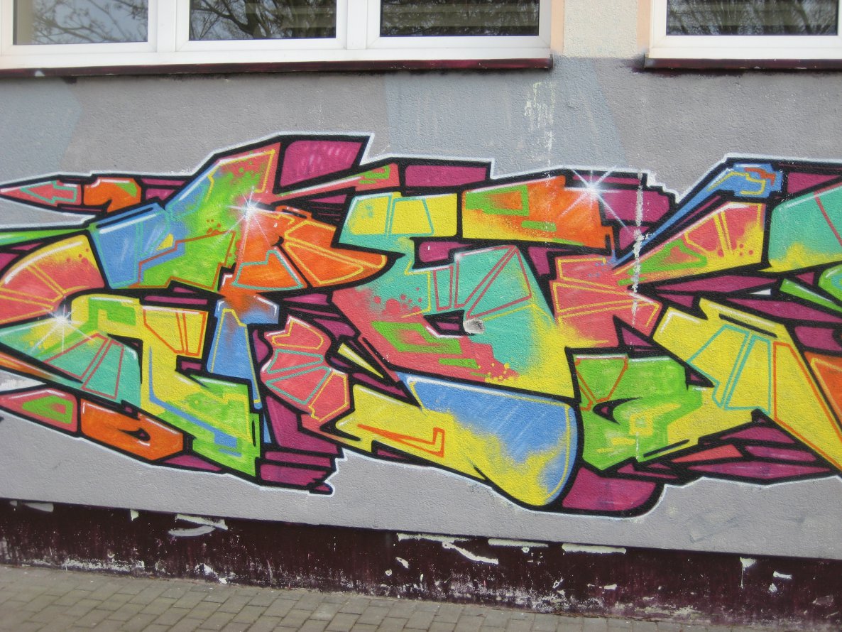 Graffiti Wall in Seelow - Photo by EastGermanGraff - grek, grok, hfa (?)