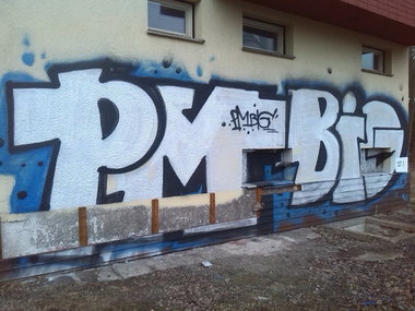 Graffiti Bombing - Photo by EastMonitor - PM, BIG