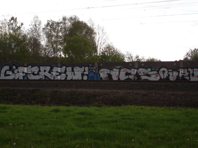 Graffiti Wall - Photo by Eckes - GIF, NCS, PDF