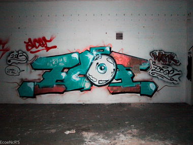 Graffiti Wall in Zagreb - Photo by EcoetwO - blue, mtn94, white (2013)