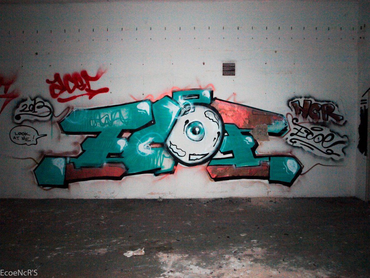 Graffiti Wall in Zagreb - Photo by EcoetwO - blue, mtn94, white (2013)