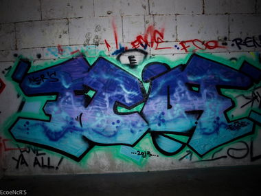 Graffiti Wall - Photo by EcoetwO - simple, blue, green (2013)
