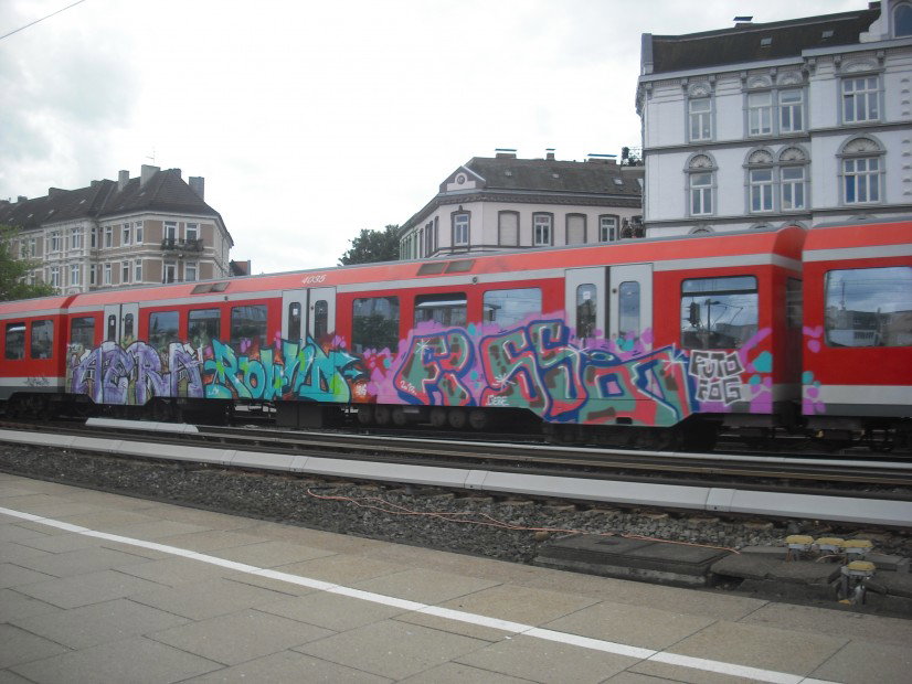 Graffiti Train in Hamburg - Photo by EdVonCrack