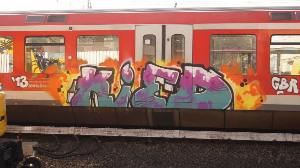 Graffiti Train in Hamburg - Photo by EdVonCrack