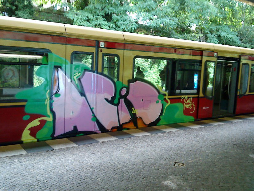 Graffiti Train - Photo by Edding - Acid