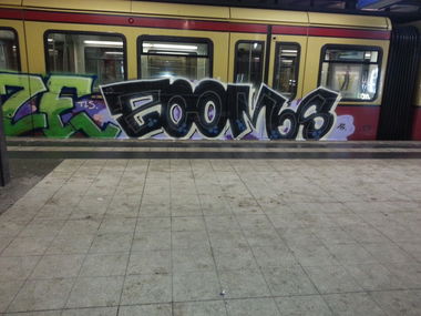 Graffiti Train in Berlin - Photo by Edding - ZOOM