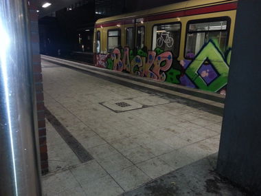 Graffiti Train in Berlin - Photo by Edding - Backe