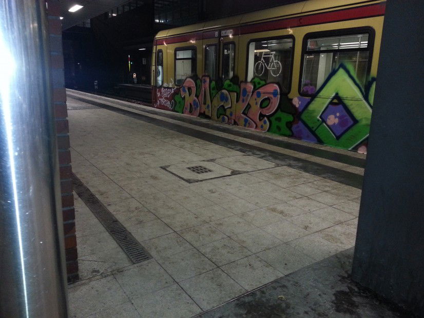 Graffiti Train in Berlin - Photo by Edding - Backe