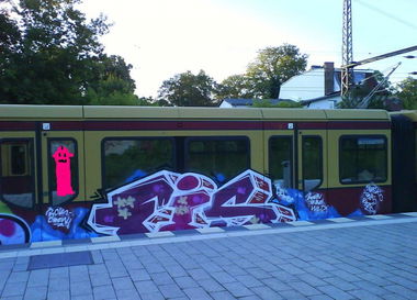 Graffiti Train in Berlin - Photo by Edding - Fis, RCK, PRC