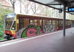 Graffiti Train in Berlin - Photo by Edding - Joys, RCS, EQT
