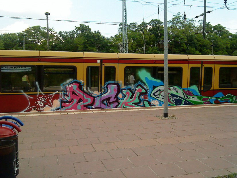 Graffiti Train in Berlin - Photo by Edding - RCK, Zouk