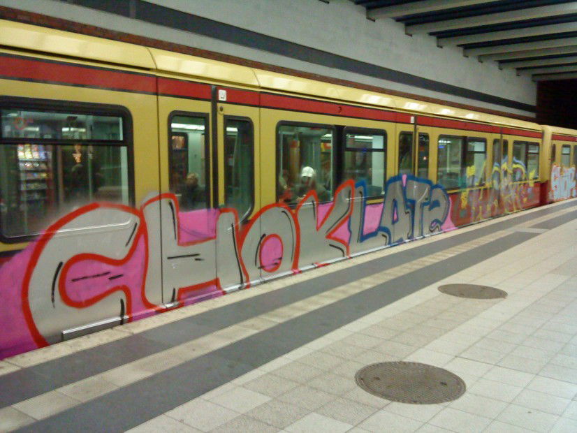 Graffiti Train in Berlin - Photo by Edding - Choklate