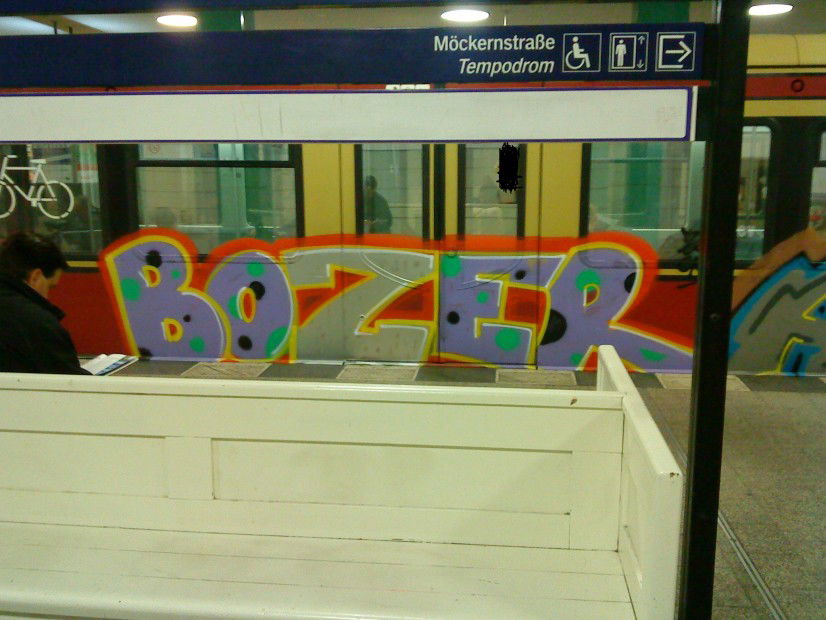 Graffiti Train in Berlin - Photo by Edding - Bozer