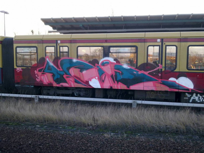 Graffiti Train in Berlin - Photo by Edding - Acid (2012)