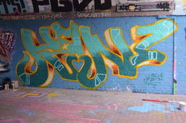 Graffiti Wall - Photo by EddingPower - KaNi, I, Love (2015)