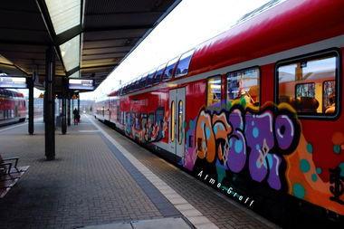 Graffiti Train - Photo by Egalist - cff, efs, ef (2015)