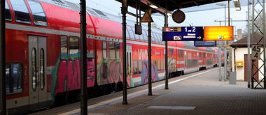 Graffiti Train - Photo by Egalist - Kerl, Hots, Pius (2015)