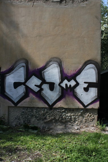 Graffiti Bombing in Yekaterinburg - Photo by EgorCrame - Fat (2011)