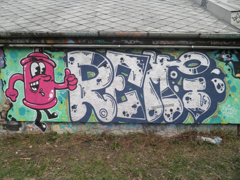 Graffiti Wall in Budapest - Photo by EightySeven - Remi (2013)